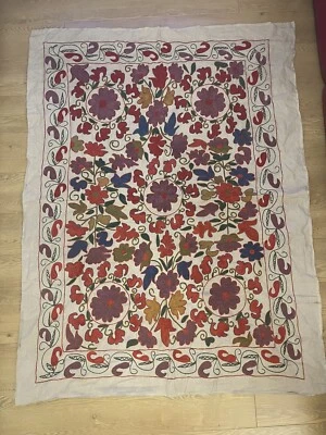 Antiguo mantel de cama vintage bordado uzbeko Suzani. 170/129cm Foto 1 de 4