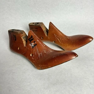 Antica coppia calzolaio in legno Stuart stampi per calzature da collezione esposizione negozio - Foto 1 di 7