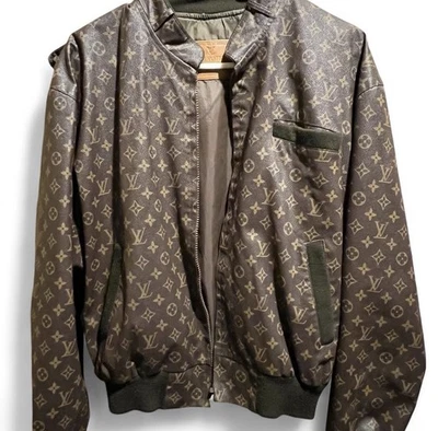 Chaqueta estilo bombardero vintage 1980 Louis Vuitton unisex solo para miembros talla L o M Foto 1 de 4