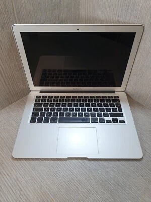 Apple MacBook Air A1466 13.3" i5 @ 1.8GHz 8GB RAM 256GB SSD 2017 Grade C EK3009 - Image 1 of 4