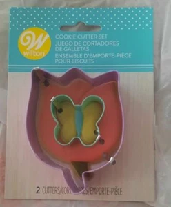 Flor con Mini Mariposa Metal Cortador de Galletas Juego de 2 Piezas Wilton Primavera Pascua - Imagen 1 de 3