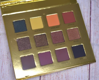 Paleta de pigmentos prensados de sombras de ojos Cosmyfy Mama Mia Cosmetics NUEVO Foto 1 de 4