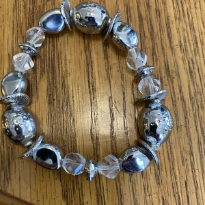 Brighton Or Unbranded Bracelet Lot. 4 Bracelets 1 Keychain - Picture 1 of 7