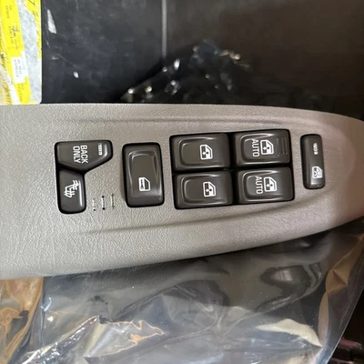 Genuine GM 2002-2004 Chevrolet Trailblazer Window Switch Driver Side 15204666 - Image 1 of 4