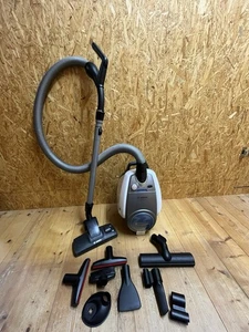 Bosch Stausauger Relaxx ProSilence mit Viel Zubehör Bürsten Beutellos 700 Watt - Bild 1 von 13