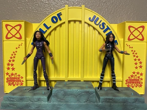ToyBiz Marvel Legends - X-Men - X-23 Laura Kinney - Original & Variant Cover