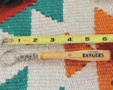 VTG TEXAS RANGERS BASEBALL BAT KEYCHAIN MLB BASEBALL *RARE* 90's Cover
