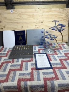 Juego de ajedrez Star Trek 1994 3D completo oro 24k y plata completo Franklin Mint - Imagen 1 de 20