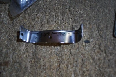 SOPORTE DE MONTAJE GUARDABARROS DELANTERO SUZUKI TS400 TS250 53421-30000 Foto 1 de 3