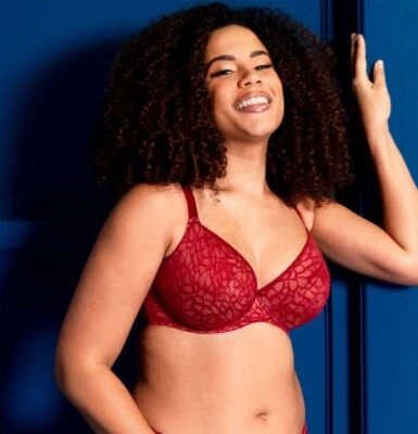 Curvy Kate 'Love Me Lace' Plunge Bra - Various Sizes Available (16799)