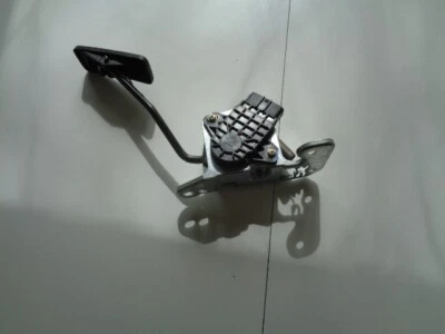 Pedal acelerador Subaru Legacy y Outback 2005-2007 usado y probado Foto 1 de 2