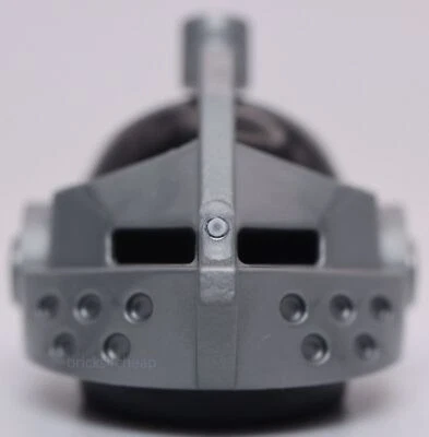 Lego Castle Casco Estándar Negro con Visera Plana de Punta Plateada Foto 1 de 3