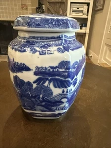 Tarro de jengibre vintage Ironstone reproducción azul y blanco con tapa paisaje asiático - Imagen 1 de 12