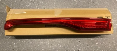 Lente y carcasa Toyota Venza 2021-2024 OEM 81581-48330 Foto 1 de 4