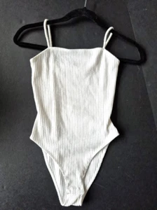 Topshop gerippter Body quadratischer Ausschnitt Druckknopf Schritt & Spaghettiträger Größe 4 - Bild 1 von 12