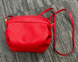 *Gucci* Vintage GG Supreme Red Crossbody Bag - Picture 1 of 12