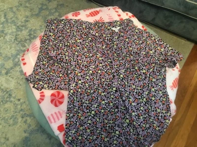 Conjunto de pijama Secret Treasures para mujer talla XL Top pantalones capri multicolor floral Foto 1 de 4