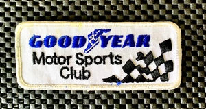 GOODYEAR MOTOR SPORTS CLUB BANDERAS DE CARRERAS A CUADROS COSER SOLO PARCHE 4 3/4 x 2" Nuevo de Lote Antiguo - Imagen 1 de 2
