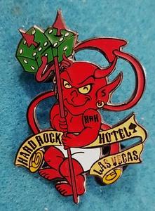 PIN LAS VEGAS HOTEL LITTLE RED DEVIL HORQUILLA DADOS VERDES HRH Hard Rock Café - Imagen 1 de 1