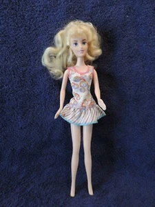 Disney collectible beautiful Barbie doll - Picture 1 of 8