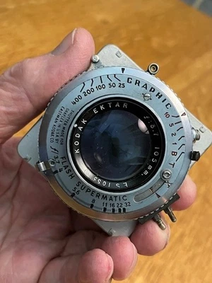 105mm f/3.7 Kodak Ektar lens in Flash Supermatic shutter - Image 1 of 4