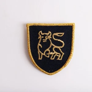 Vintage Merill Lynch Bull Pin Patch Rare - Picture 1 of 4