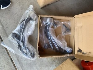 Front Lower Control Arms with Ball Joints for Ford Taurus Flex Lincoln MKT MKS - Foto 1 di 4