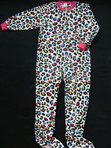 NWT Girls Footed Fleece Pajamas Size 4 5 Winter Leopard Print Pjs Jammies NEW 