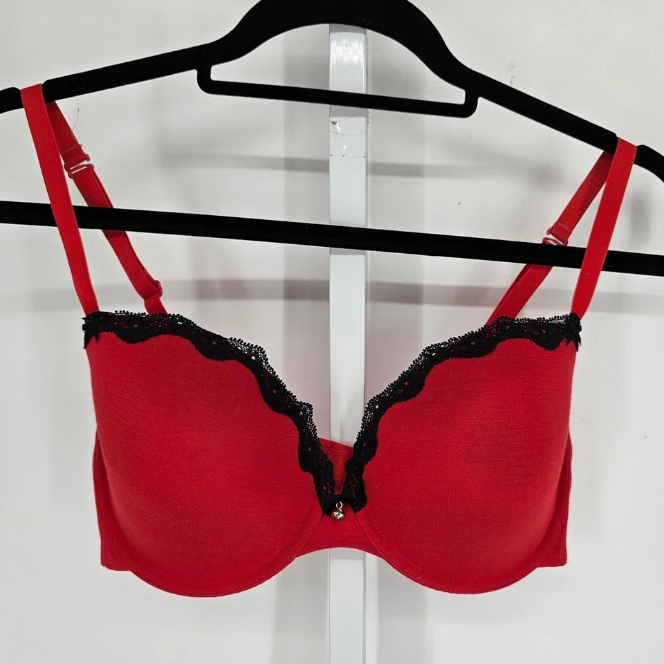 Sujetador Camiseta Y2K Perfectly Me by la Senza Talla 34DD T Rojo con Borde de Encaje Negro Foto 1 de 4