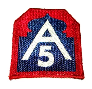 ORIGINAL CUT-EDGE WW2 ITALIAN MADE WOVEN SATIN 5th ARMY PATCH - Picture 1 of 2