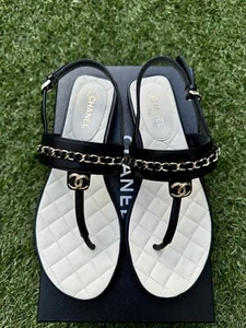 ZAPATOS SANDALIAS PLANAS DE CUERO CON CADENA TANGA PUNTA ABIERTA NEGRAS CON LOGO CHANEL CC 37 - Imagen 1 de 14