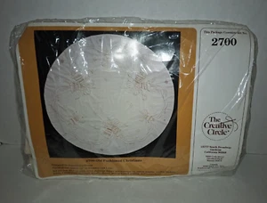 New Creative Circle 2700 Old Fashioned Christmas Candlewicking Tree Skirt Kit - Picture 1 of 11