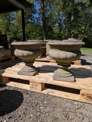 Vintage / Antique British / English Cast Stone Garden Planter / Pot / Jardiniere - Image 1 of 3