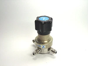 VERIFLO IR400W4032, Regulator, MAX.INLET : 3000 PSI - Picture 1 of 2