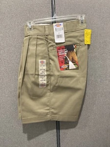 Dickies Pleated Front Easy Care Shorts Tan Size 32 - Picture 1 of 6