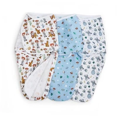 Aden + Anais Essentials Envoltura Fácil Cambio Rápido Pequeño/Mediano Toy Story Foto 1 de 4