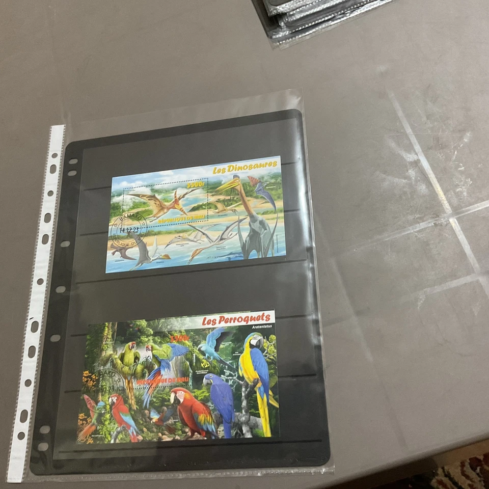 Mini hojas de sello Rep Du Mali X 2 CTO circ 2023 Foto 1 de 1