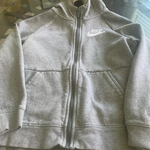 Nike Sweater Kids Medium Gray Zip Up Hoodie Sweatshirt Fleece Lined Standard Fit - Picture 1 of 4