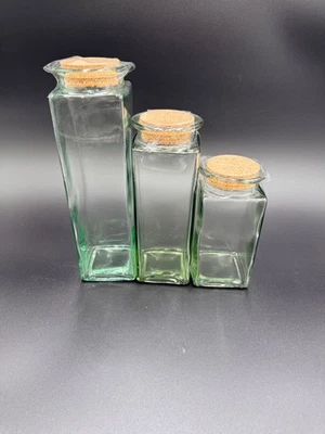 Juego de 3 tarros Pottery Barn latas tapas de corcho vidrio verde reciclado España Foto 1 de 4