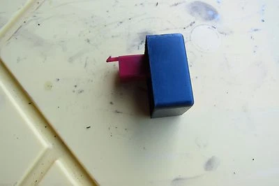 Relé de bomba de combustible Kawasaki GPZ1100 GPZ Ninja 1995 Foto 1 de 4