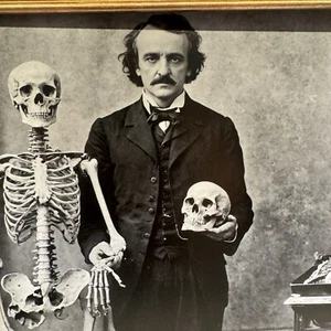 Arte impreso de Halloween enmarcado Edgar Allan Poe macabro espeluznante esqueleto cuervo cuervo - Imagen 1 de 4