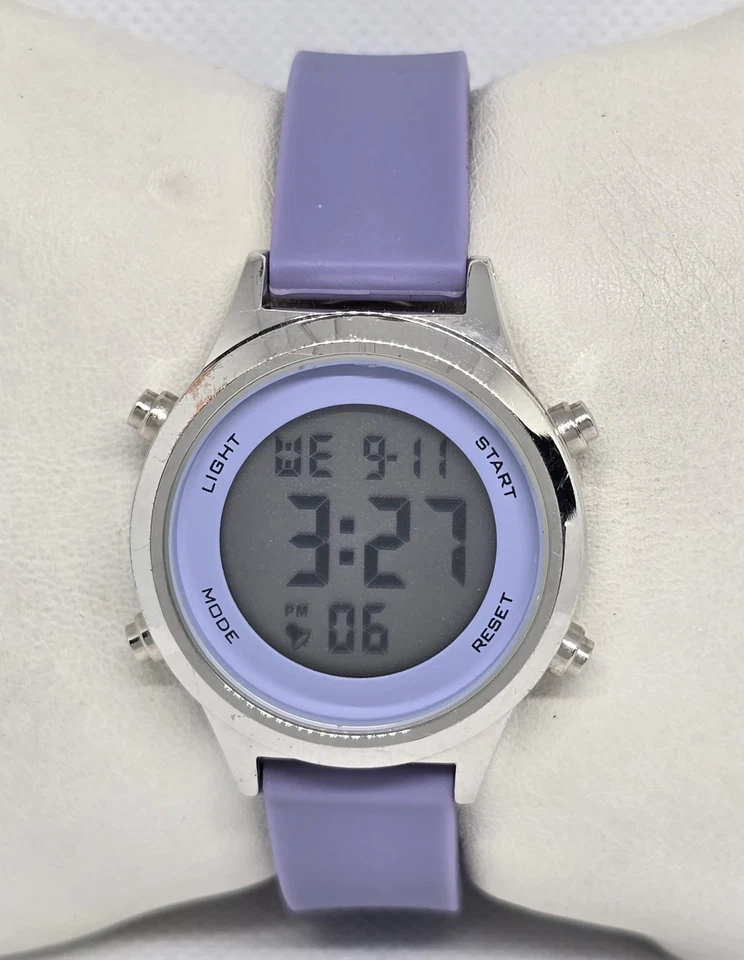 Reloj digital para mujer tono plateado esfera púrpura Indiglo FMDOTT068 correa de silicona 08 Foto 1 de 4