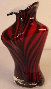 VASO VETRO DI MURANO SPIRALE ROSSO BUSTO DONNA - Foto 1 di 11