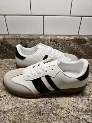 Полосатые кроссовки на шнуровке плоские - женский размер 8 - Изображение 1 из 4