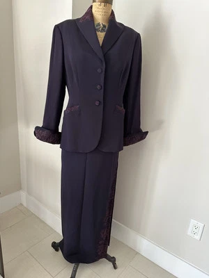 Richard Tyler Couture Skirt Set. Maxi Skirt and Blazer.Lace details.Size 10. - Image 1 of 4