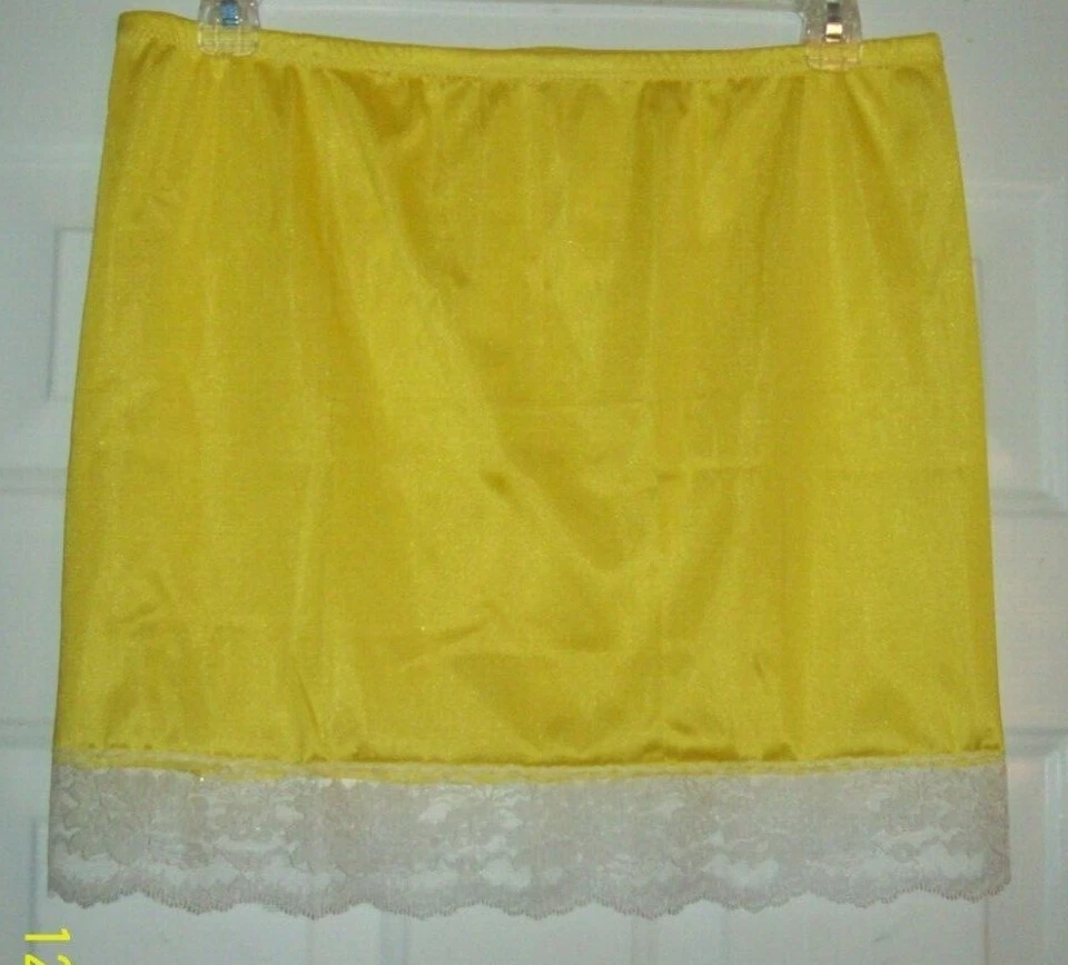 TRICOT NYLON AMARILLO 40 Denier MEDIO DESLIZAMIENTO Dobladillo de Encaje* Cintura 36-44 * Longitud 18" ** Foto 1 de 1