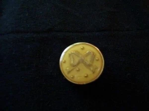4 UNUSUAL 1″ CREAM FASHION BUTTON W/ GOLDEN BOW INSET DESIGN ACCENTS - Picture 1 of 1
