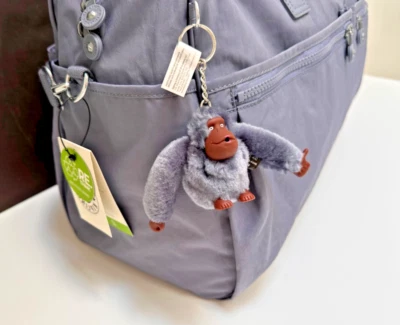 $159 NUEVO KIPLING - GRIS CLARO - BOLSO DE LONA GRANDE DE VIAJE FIN DE SEMANA - ITSKA Foto 1 de 4