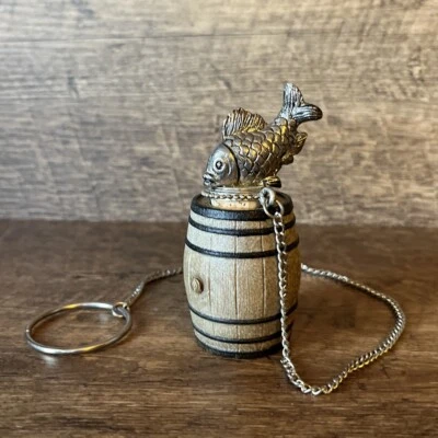 Botella de corcho con barril y cadena de anillo Sterling & Classic FISH Wine Spirit 1994 Foto 1 de 4