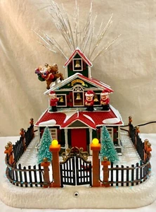 Santas Fiber Optic House Christmas Village Musical & Animated - Picture 1 of 15